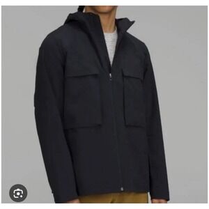 Lululemon Men's Stretch Cargo Jacket XL Black‎ Hooded Water Resistant Rain Coat